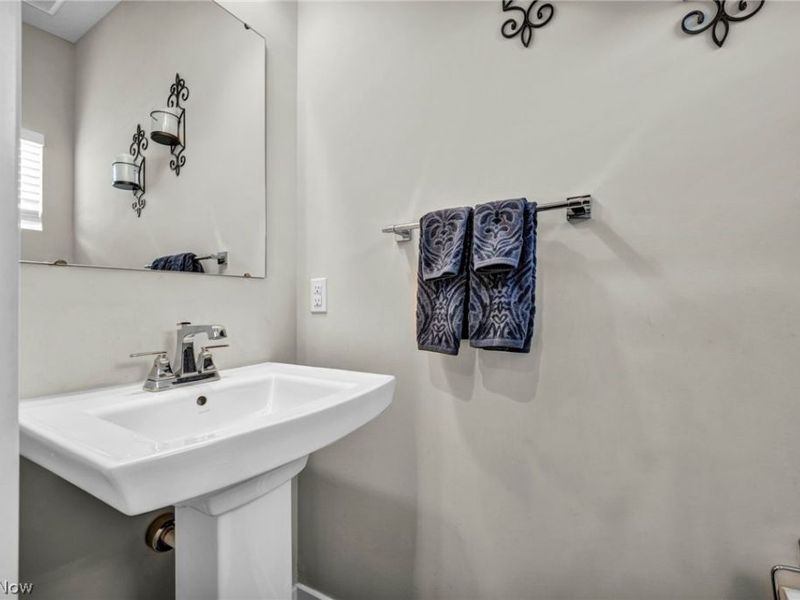 7203 Stonegate Circle NE, Canton, OH 44721 Photo 12