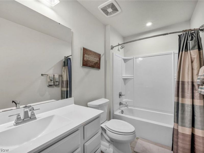 7203 Stonegate Circle NE, Canton, OH 44721 Photo 21