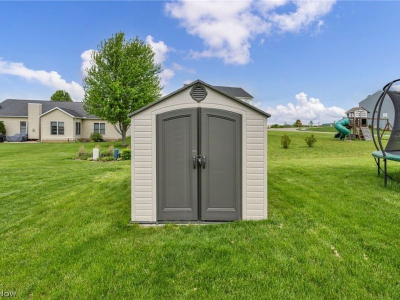 7203 Stonegate Circle NE, Canton, OH 44721 Photo 25