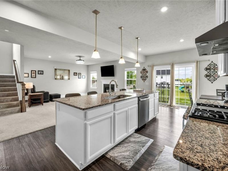 7203 Stonegate Circle NE, Canton, OH 44721 Photo 5