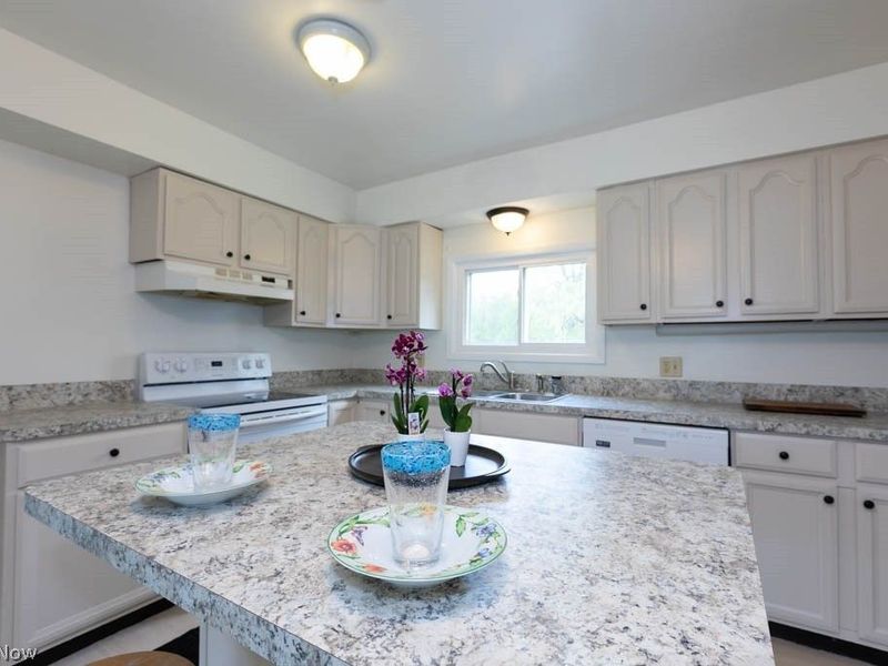 13047 Forest Road, Burton, OH 44021 Photo 15