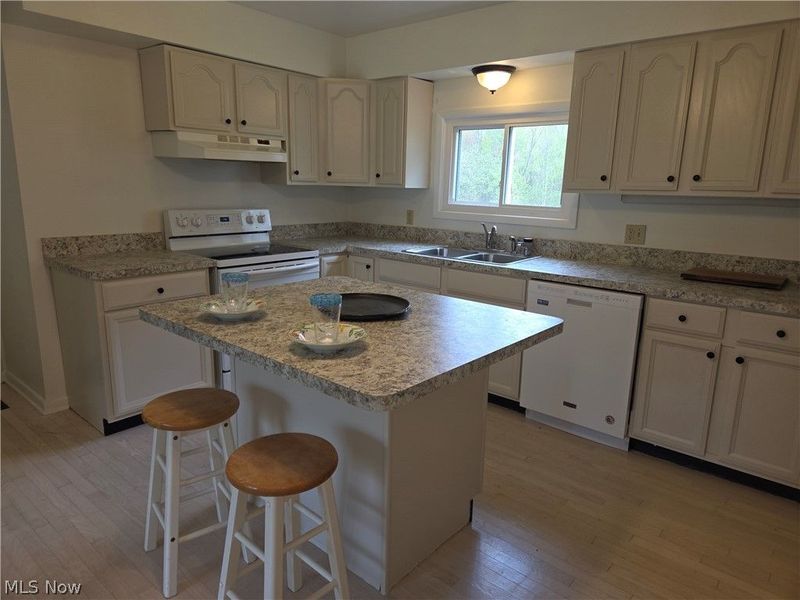 13047 Forest Road, Burton, OH 44021 Photo 18