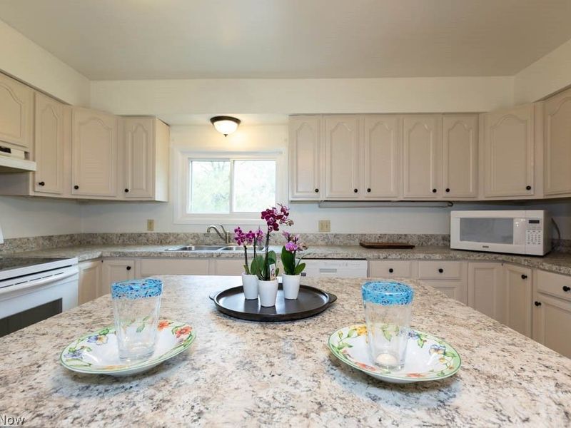 13047 Forest Road, Burton, OH 44021 Photo 20