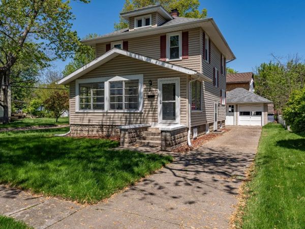 403 E 4th Street, Port Clinton, OH 43452