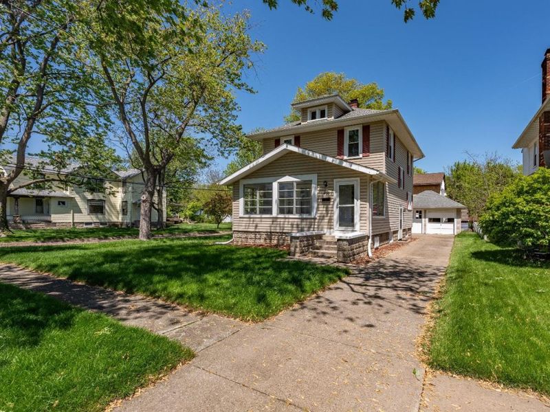 403 E 4th Street, Port Clinton, OH 43452 Photo 2