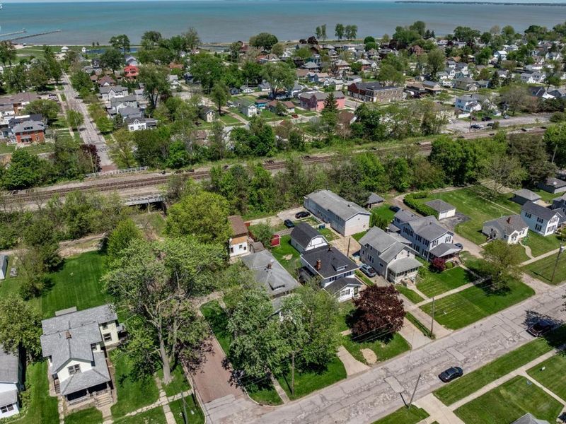 403 E 4th Street, Port Clinton, OH 43452 Photo 45