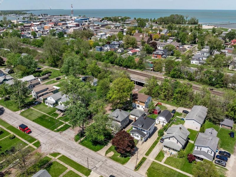 403 E 4th Street, Port Clinton, OH 43452 Photo 46