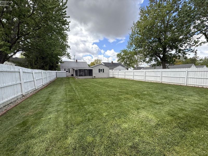 406 W Park, Oak Harbor, OH 43449 Photo 19