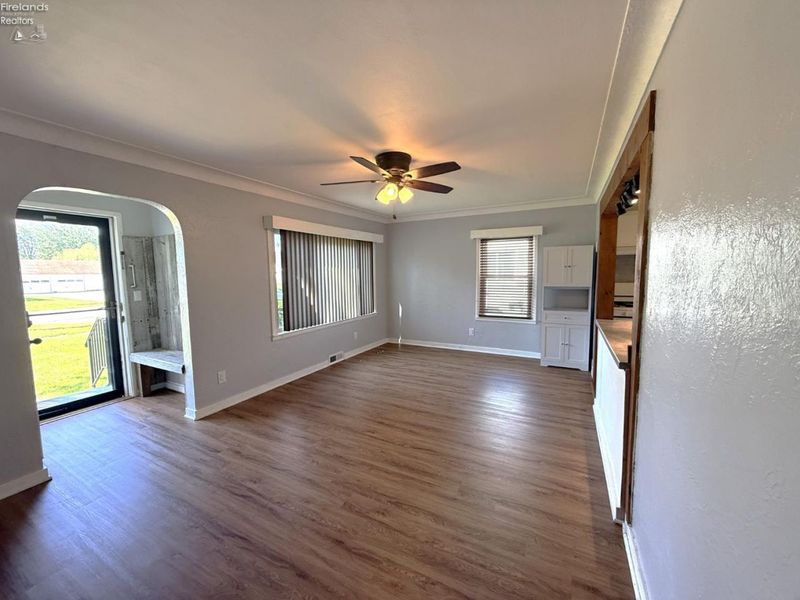 406 W Park, Oak Harbor, OH 43449 Photo 2