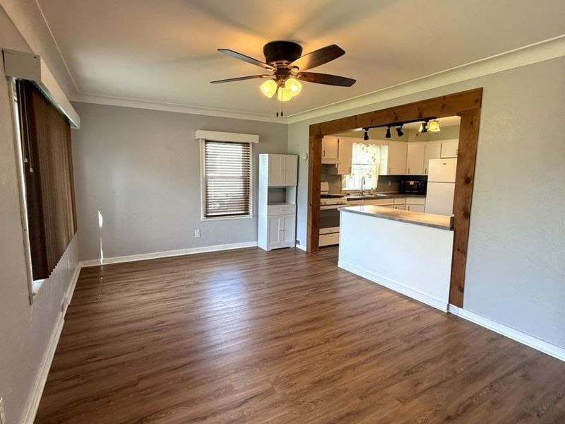 406 W Park, Oak Harbor, OH 43449 Photo 4