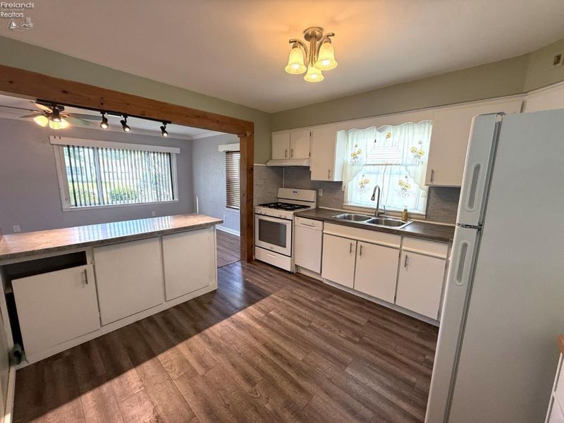 406 W Park, Oak Harbor, OH 43449 Photo 7