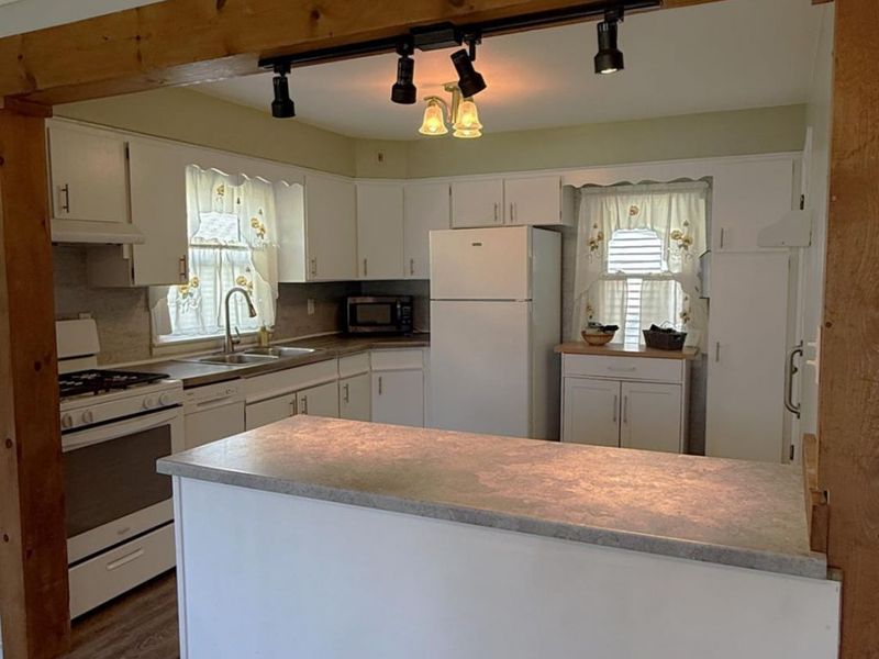 406 W Park, Oak Harbor, OH 43449 Photo 9