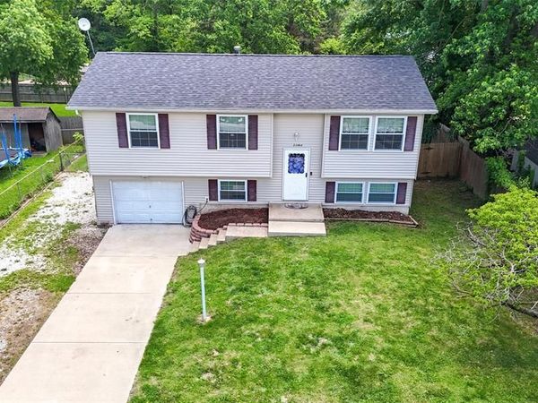 23464 Apple Tree Lane, Elsah, IL 62028