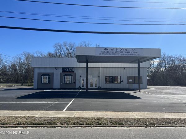401 W Saint James Street , Tarboro, NC 27886