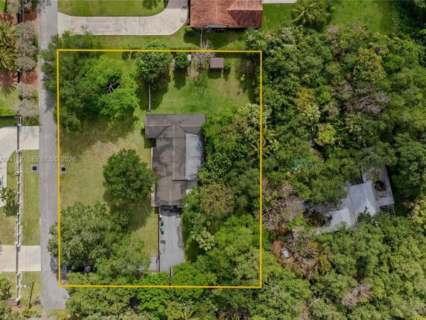 9870 SW 96th St , Miami, FL 33176