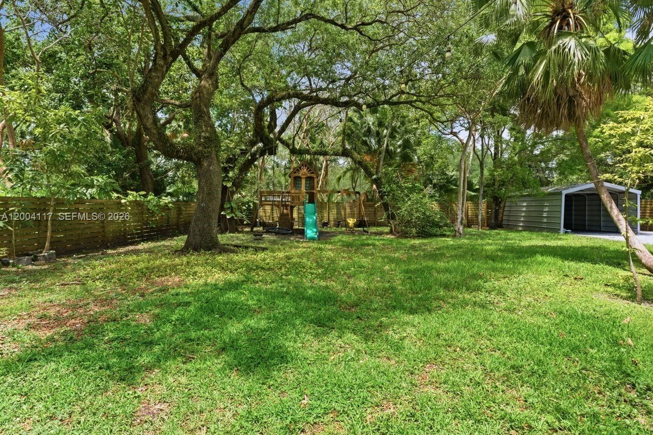 9870 SW 96th St , Miami, FL 33176 Photo