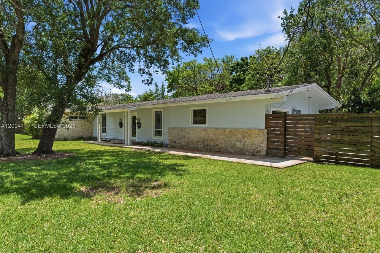 9870 SW 96th St , Miami, FL 33176 Photo