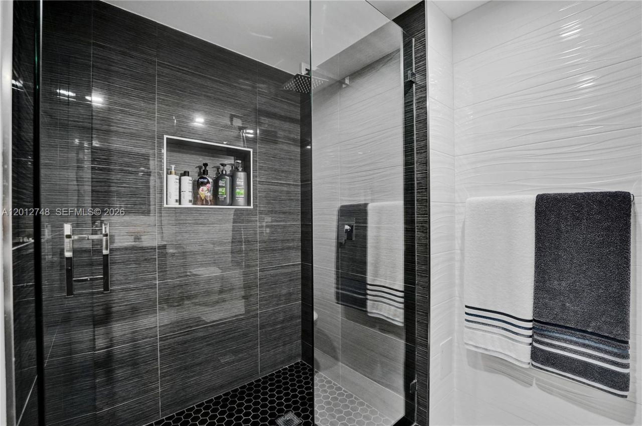 20281 E Country Club Dr, Unit PH14, Aventura, FL 33180 Photo