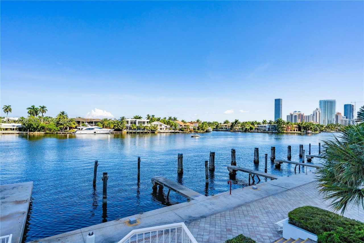 20281 E Country Club Dr, Unit PH14, Aventura, FL 33180 Photo