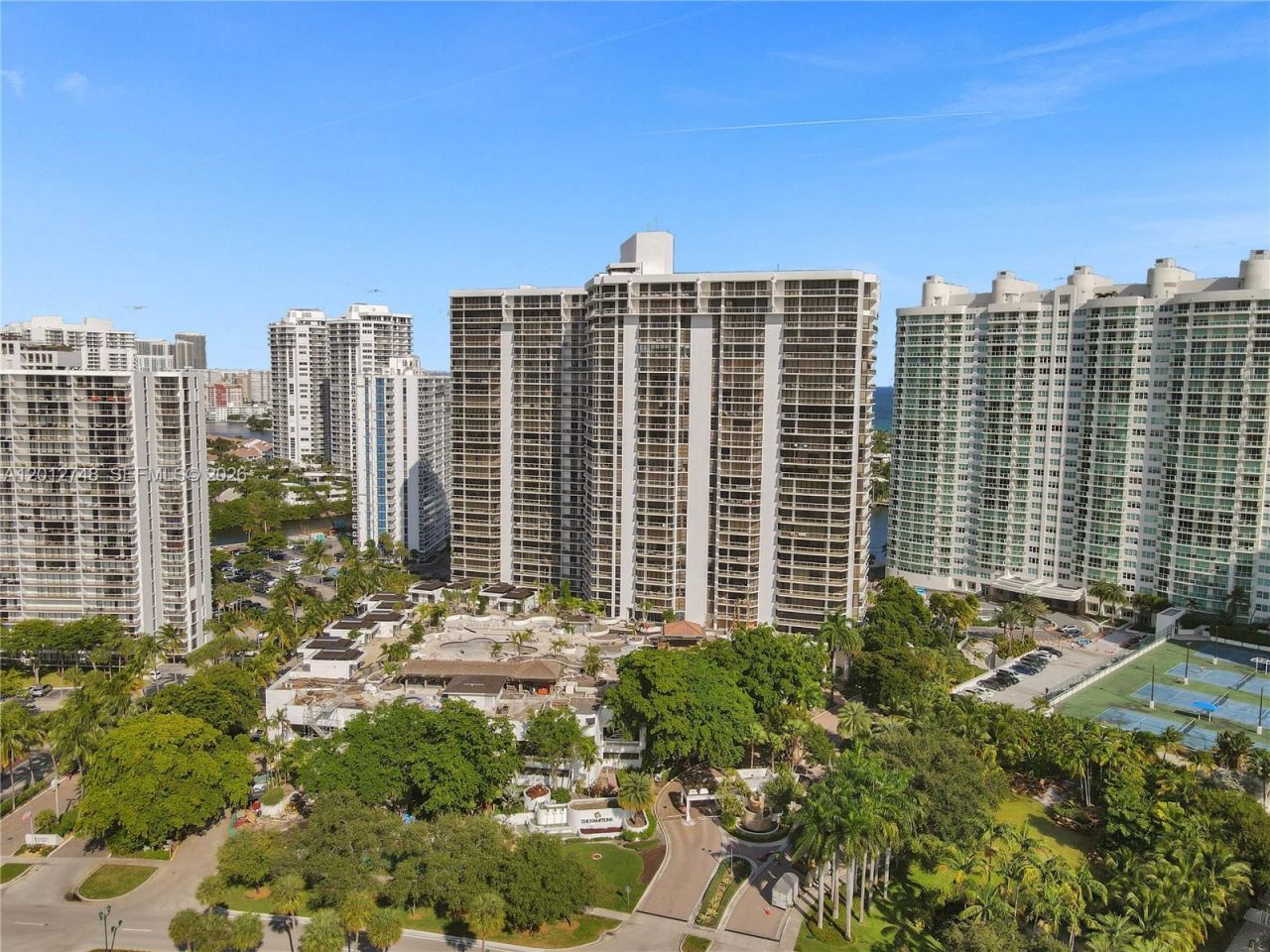 20281 E Country Club Dr, Unit PH14, Aventura, FL 33180 Photo