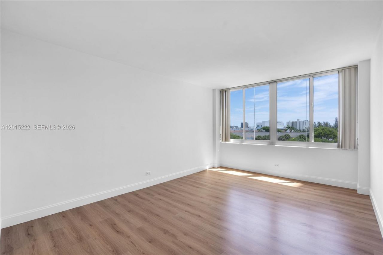 7441 Wayne Ave, Unit 4G, Miami Beach, FL 33141 Photo