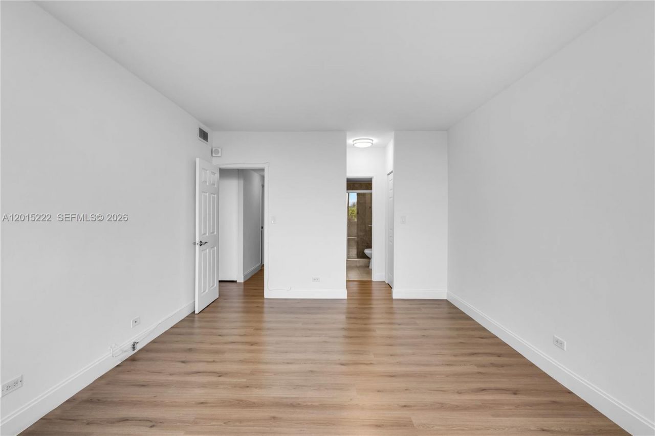 7441 Wayne Ave, Unit 4G, Miami Beach, FL 33141 Photo