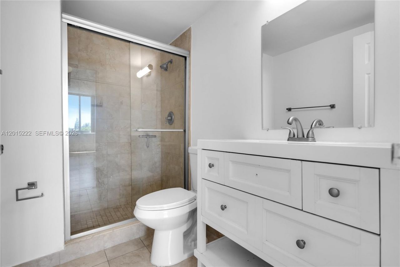 7441 Wayne Ave, Unit 4G, Miami Beach, FL 33141 Photo