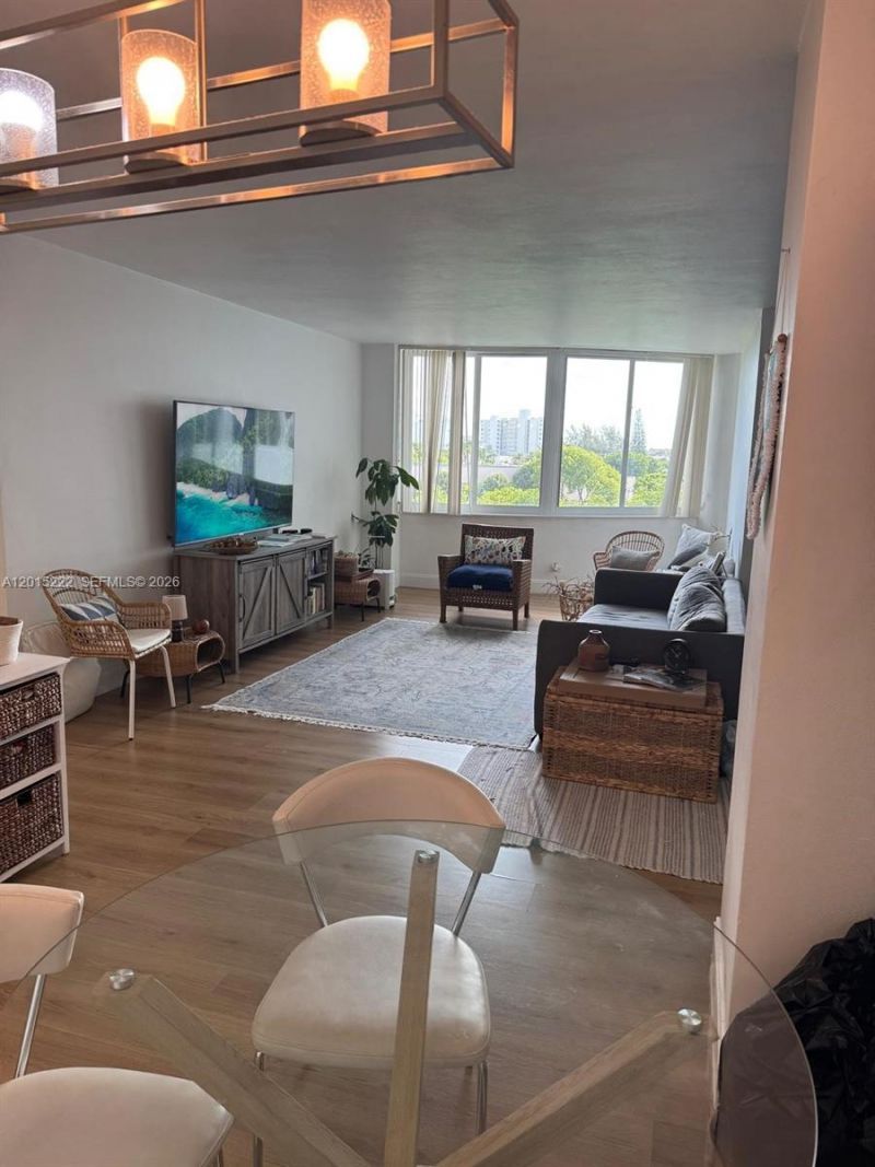 7441 Wayne Ave , Unit 4G, Miami Beach, FL 33141 Photo