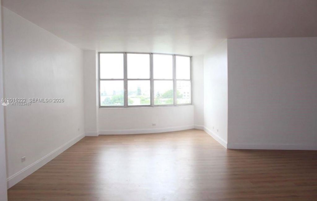 7441 Wayne Ave , Unit 4G, Miami Beach, FL 33141 Photo
