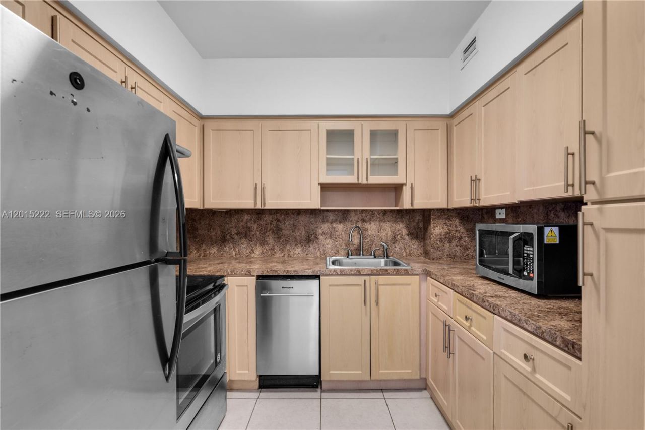 7441 Wayne Ave, Unit 4G, Miami Beach, FL 33141 Photo