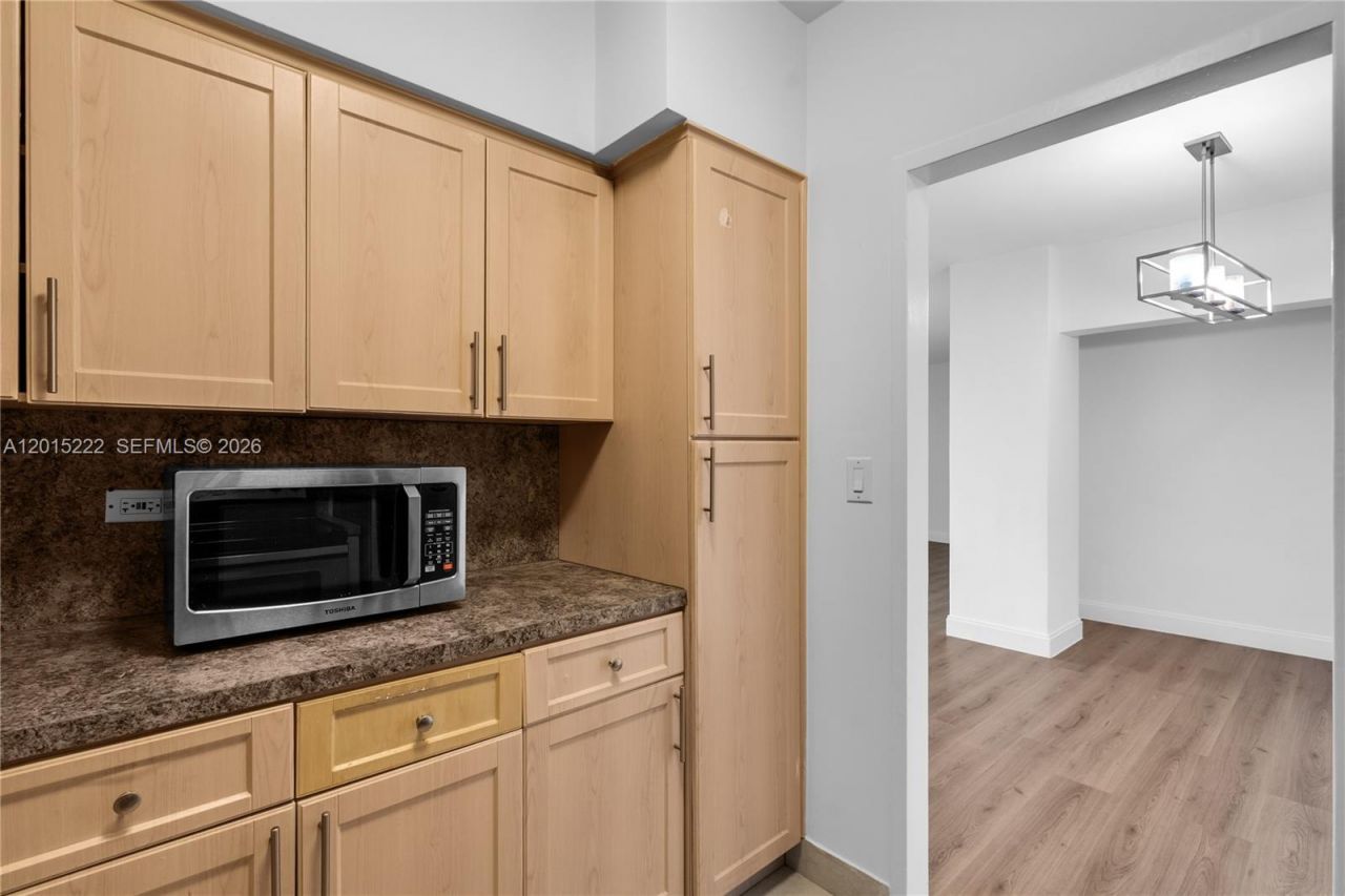 7441 Wayne Ave, Unit 4G, Miami Beach, FL 33141 Photo