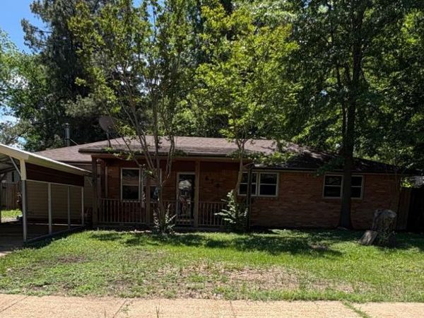610 N Roselawn, West Memphis, AR 72301