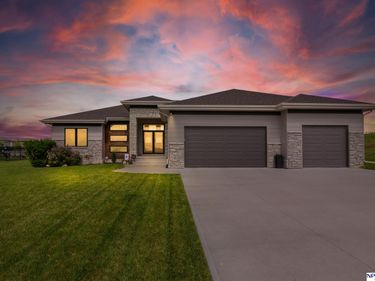10317 S 188 Street , Omaha, NE 68135