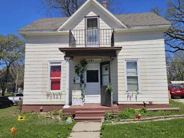 301 4th Avenue NE, Waseca, MN 56093