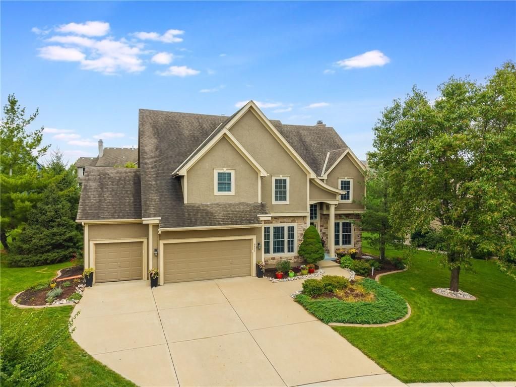 9623 N Crescent Court, Kansas City, MO 64157 Main Photo