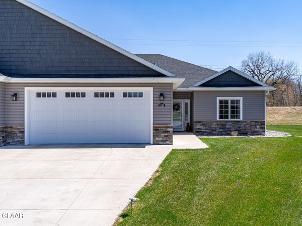 2128 10TH Street SE, East Grand Forks, MN 56721