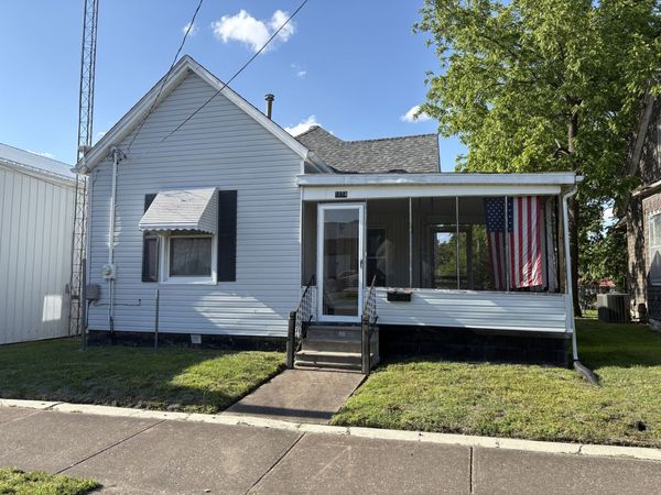 1614 Pine Street , Murphysboro, IL 62966