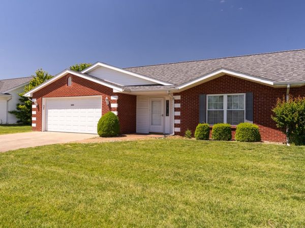 3206 Cherokee Drive , Marion, IL 62959