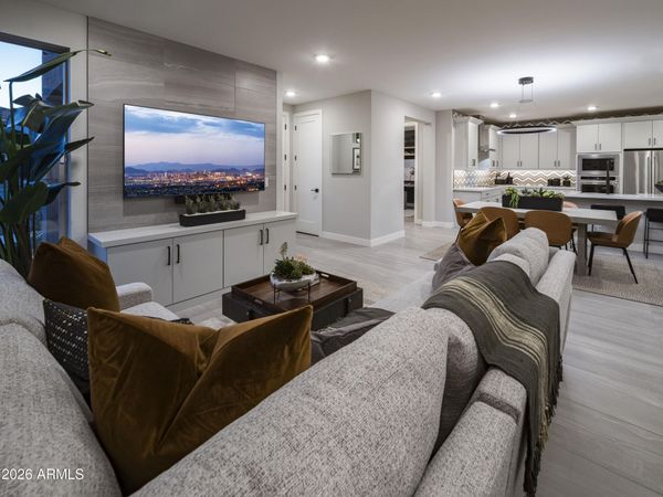 2121 W SONORAN DESERT Drive, Unit 165, Phoenix, AZ 85085