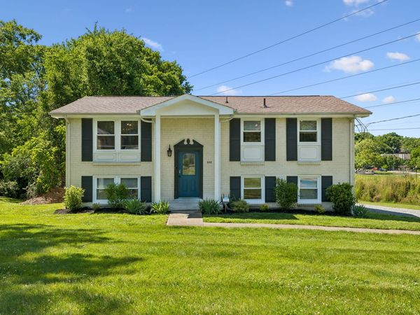 632 Larchwood Dr, Nashville, TN 37214