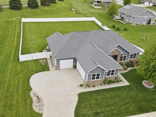 810 Highlands Street, Denver, IA 50622