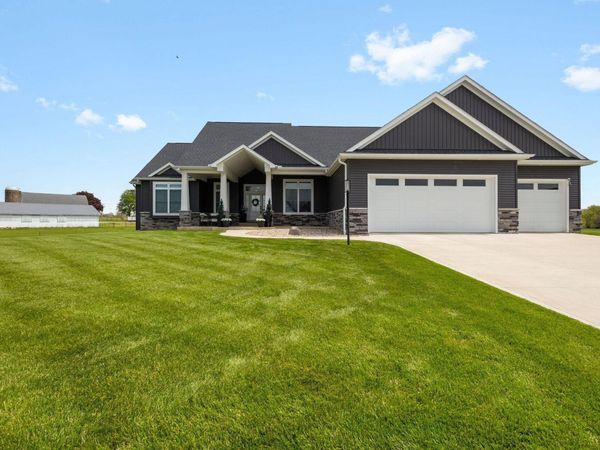56408 White Pine Ridge, Middlebury, IN 46540