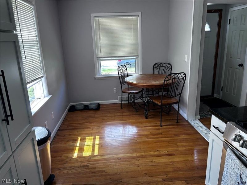 327 Beebe Avenue, Elyria, OH 44035 Photo 10