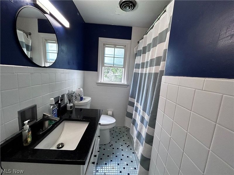 327 Beebe Avenue, Elyria, OH 44035 Photo 3