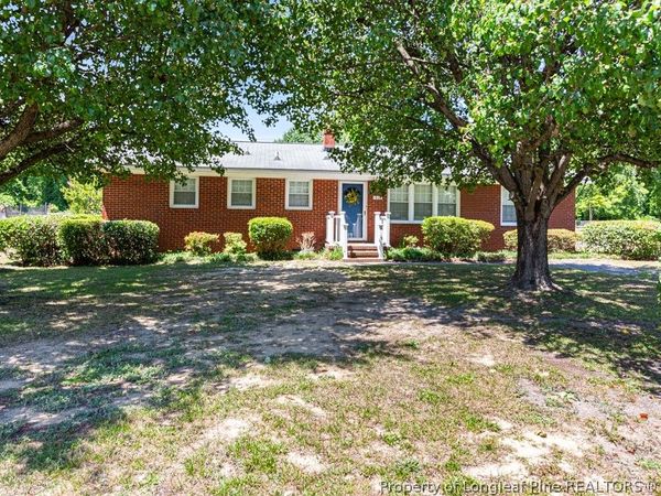 1802 Flintshire Road, Fayetteville, NC 28304
