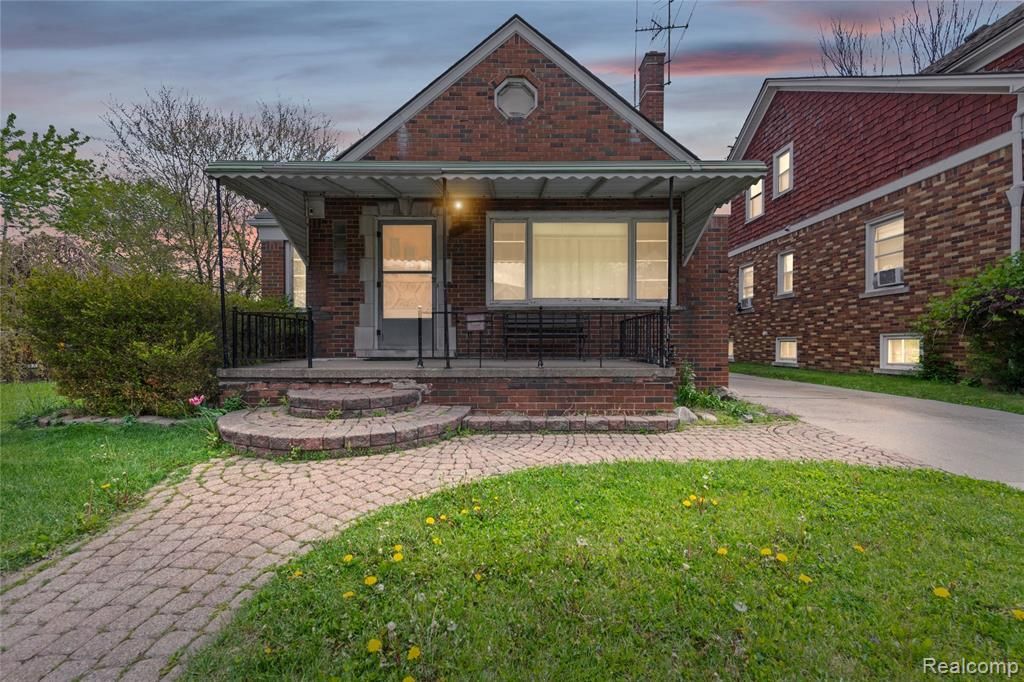 6874 Greenview Avenue, Detroit, MI 48228 Main Photo