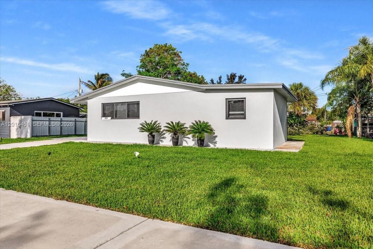 20930 NW 30th Ct, Miami Gardens, FL 33056 Photo
