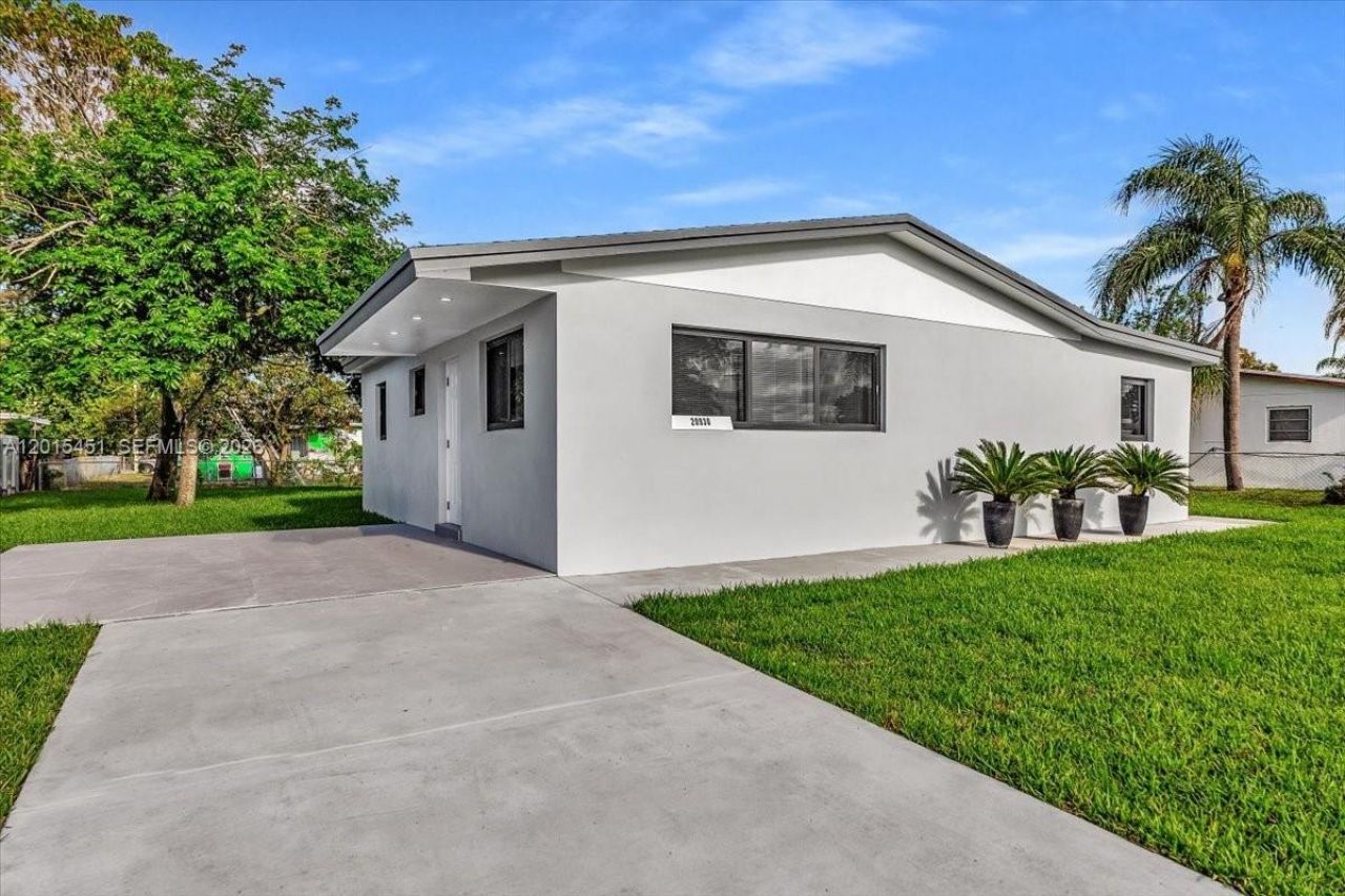 20930 NW 30th Ct, Miami Gardens, FL 33056 Photo