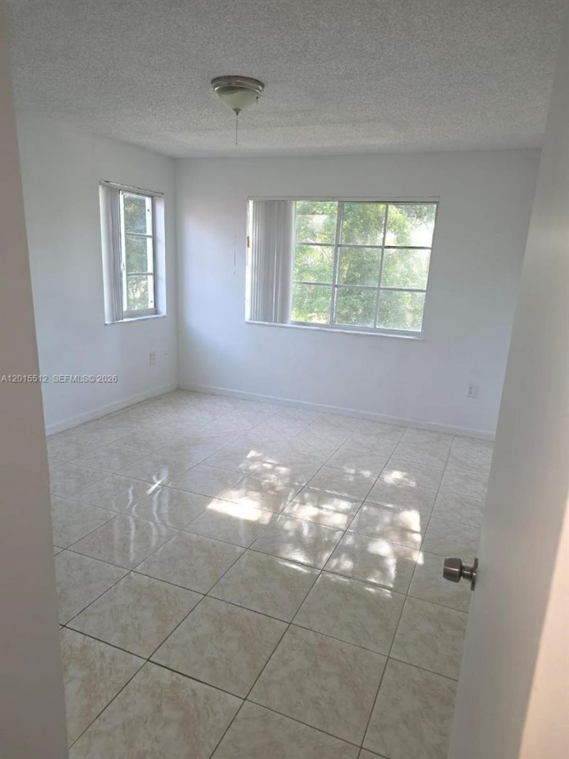 12118 Saint Andrews Pl , Unit 304, Miramar, FL 33025 Photo