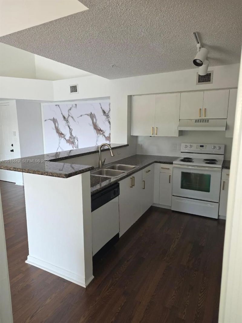 12118 Saint Andrews Pl , Unit 304, Miramar, FL 33025 Photo